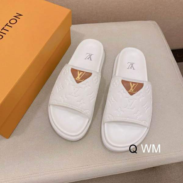 Picture of Louis Vuitton Slippers _SKULVsz38-45WM0601265